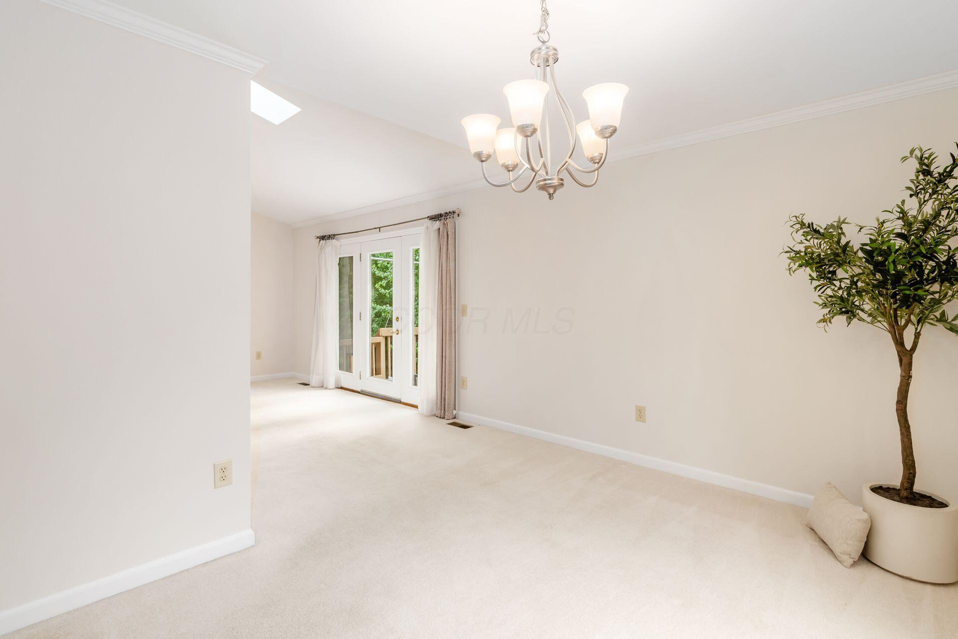 5717 Newgate Road Dublin, OH 43017 - Photo 7 of 33 010_te Rd Dublin OH 43017 USA
