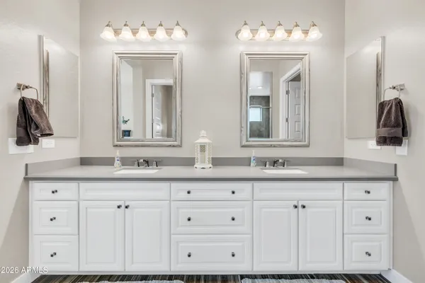 $1,159,000 | 1867 East Gillcrest Road, Gilbert, AZ 85298