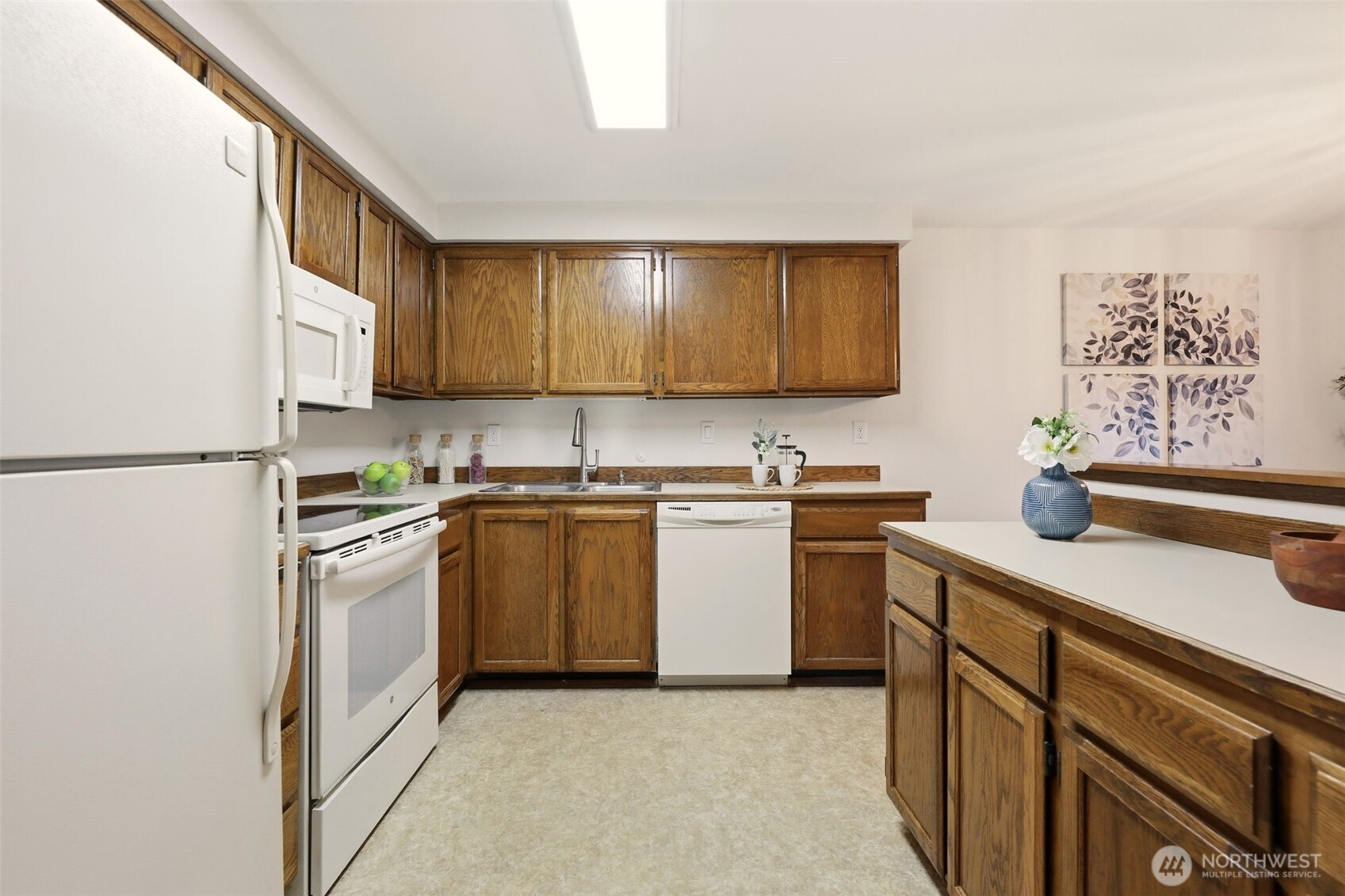 2316 Northeast 89th Street, Unit 2316 Seattle, WA 98115 - Photo 14 of 38