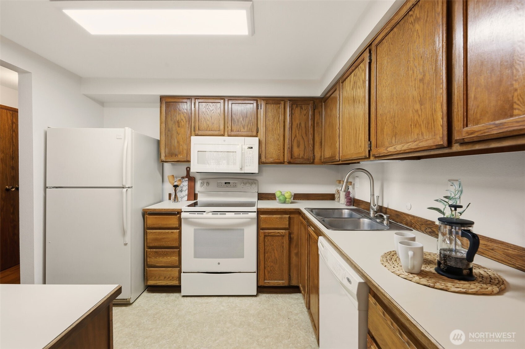 2316 Northeast 89th Street, Unit 2316 Seattle, WA 98115 - Photo 15 of 38