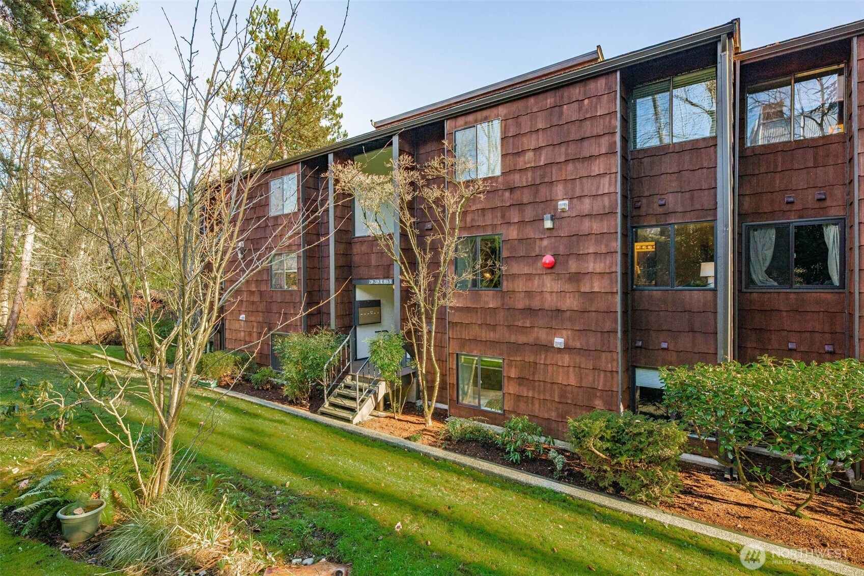 2316 Northeast 89th Street, Unit 2316 Seattle, WA 98115 - Photo 2 of 38