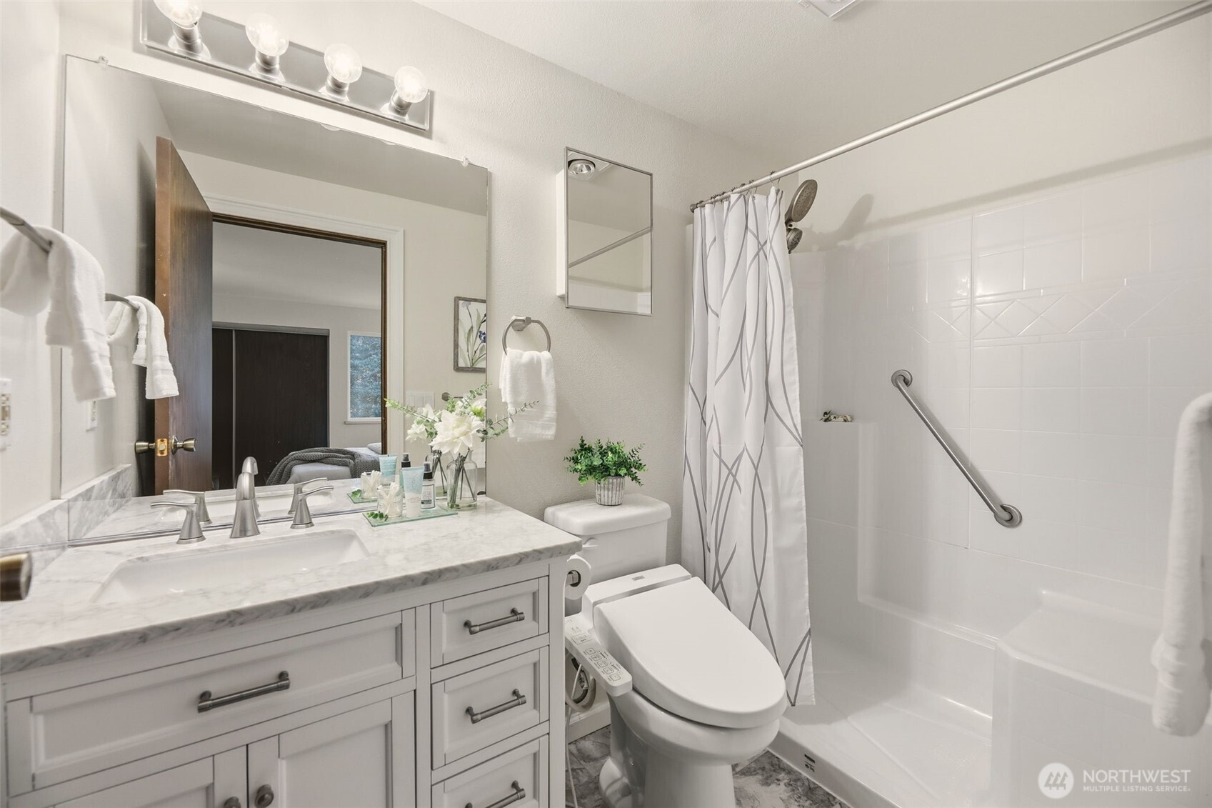 2316 Northeast 89th Street, Unit 2316 Seattle, WA 98115 - Photo 21 of 38