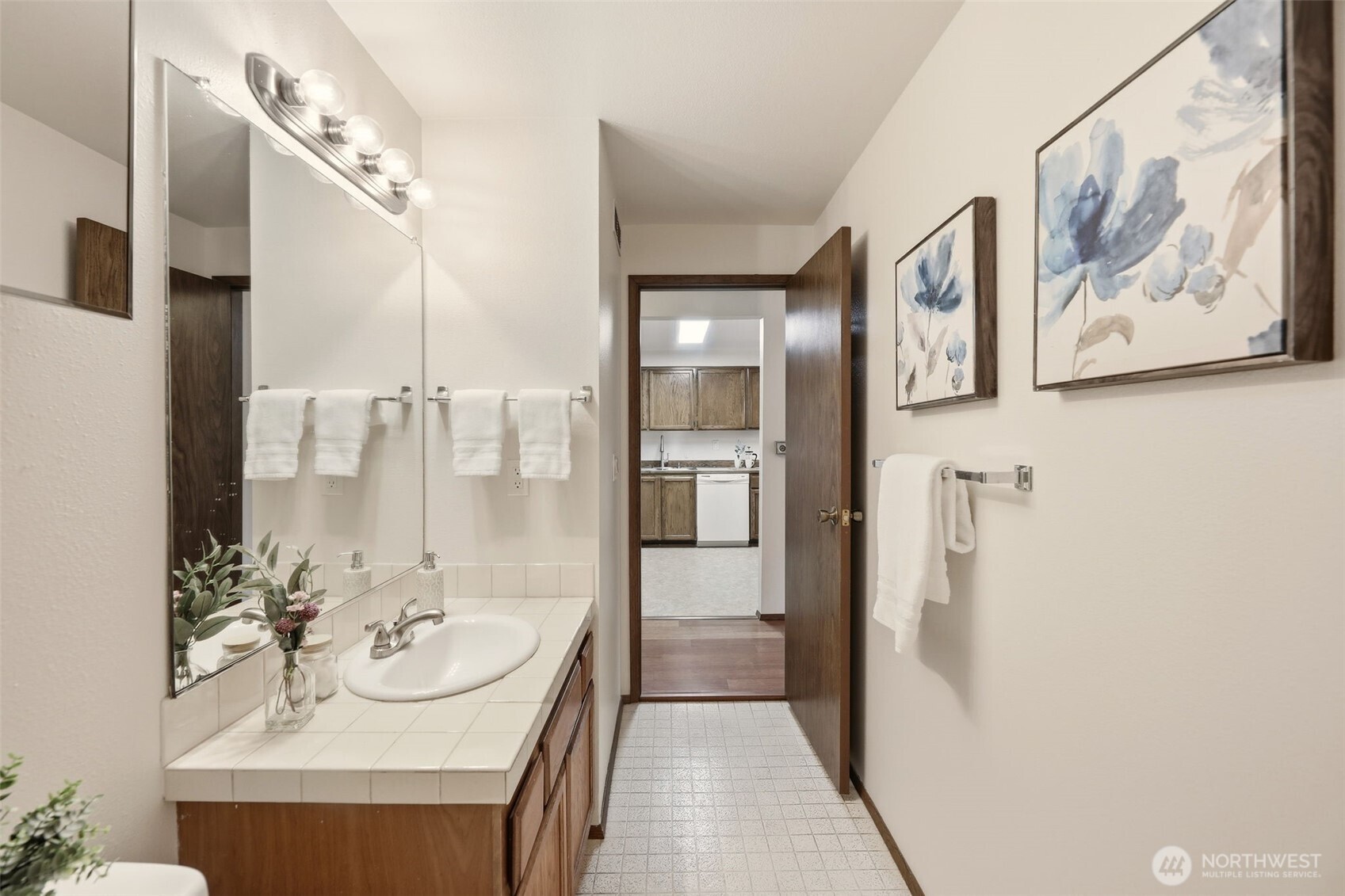 2316 Northeast 89th Street, Unit 2316 Seattle, WA 98115 - Photo 25 of 38