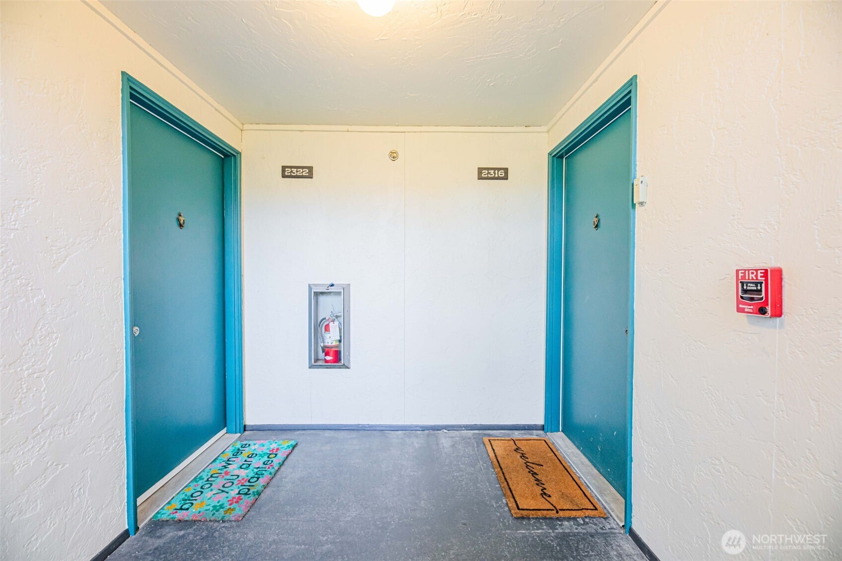 2316 Northeast 89th Street, Unit 2316 Seattle, WA 98115 - Photo 6 of 38