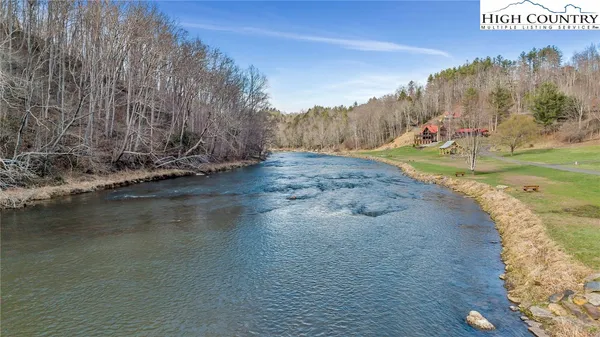 a view of a water fountain