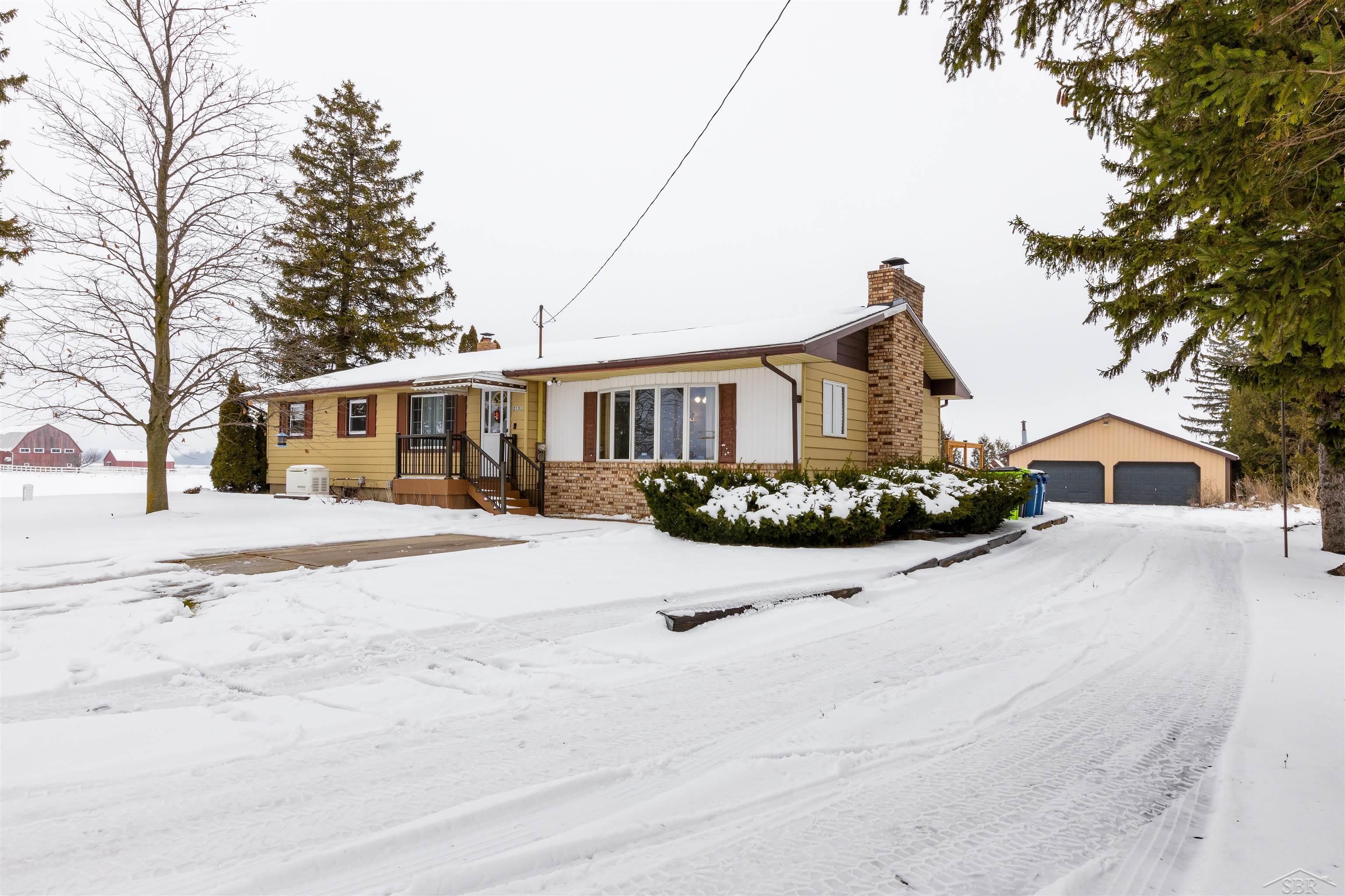 2131 South Carter Road Auburn, MI 48611 - Photo 4 of 42 50163544-ca4dfad2-f213-4d8c-a2fd-0aa7588f2fa2.JPG