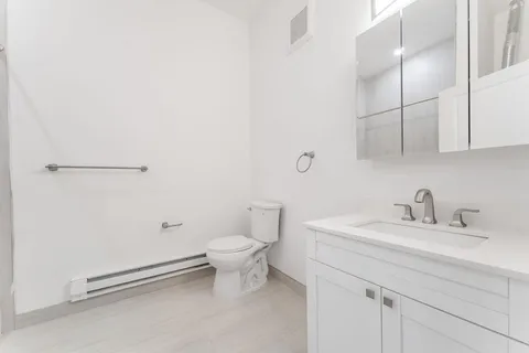$2,170 | 306 Varick Street, Unit STUDIO, Jersey City, NJ 07302