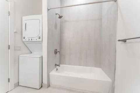 $2,170 | 306 Varick Street, Unit STUDIO, Jersey City, NJ 07302