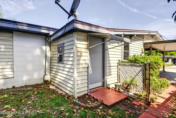 $215,000 | 7638 Crest Drive North, Jacksonville, FL 32221