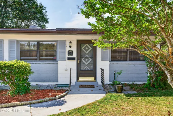 $215,000 | 7638 Crest Drive North, Jacksonville, FL 32221