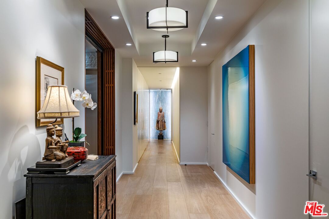10601 Wilshire Boulevard, Unit 19E Los Angeles, CA 90024 - Photo 3 of 38 a view of a hallway with interior of the house