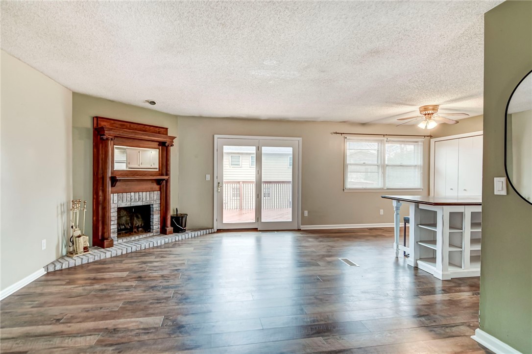 4633 Butler Drive Decatur, IL 62526 - Photo 6 of 45 Gallery Image 6