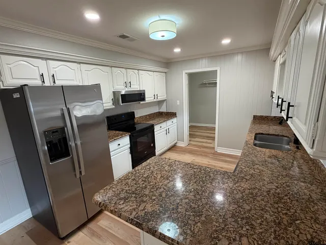 $339,900 | 404 Brookwood Drive, Mount Pleasant, TX 75455