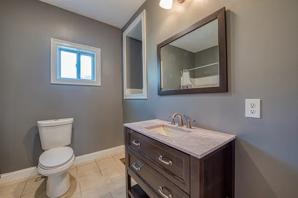 $2,800 | 970 North Main Street, Unit 1, Raynham, MA 02767