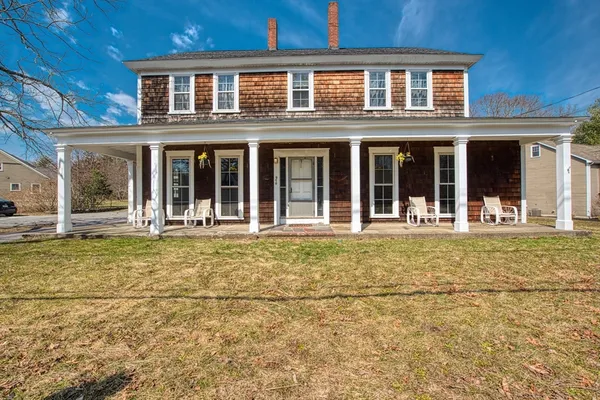 $2,800 | 970 North Main Street, Unit 1, Raynham, MA 02767