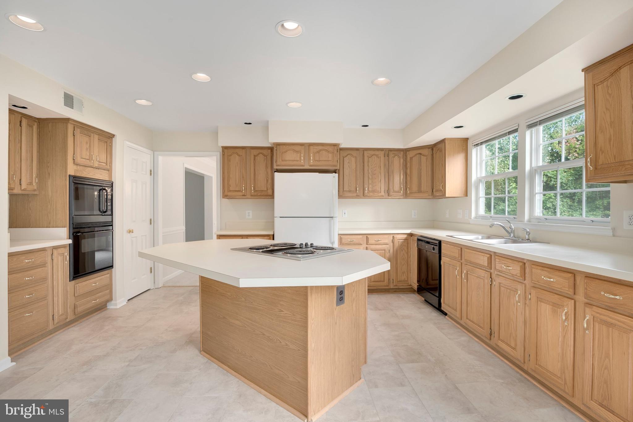 12806 Old Club Lane Reston, VA 20191 - Photo 11 of 34 Gallery Image 11