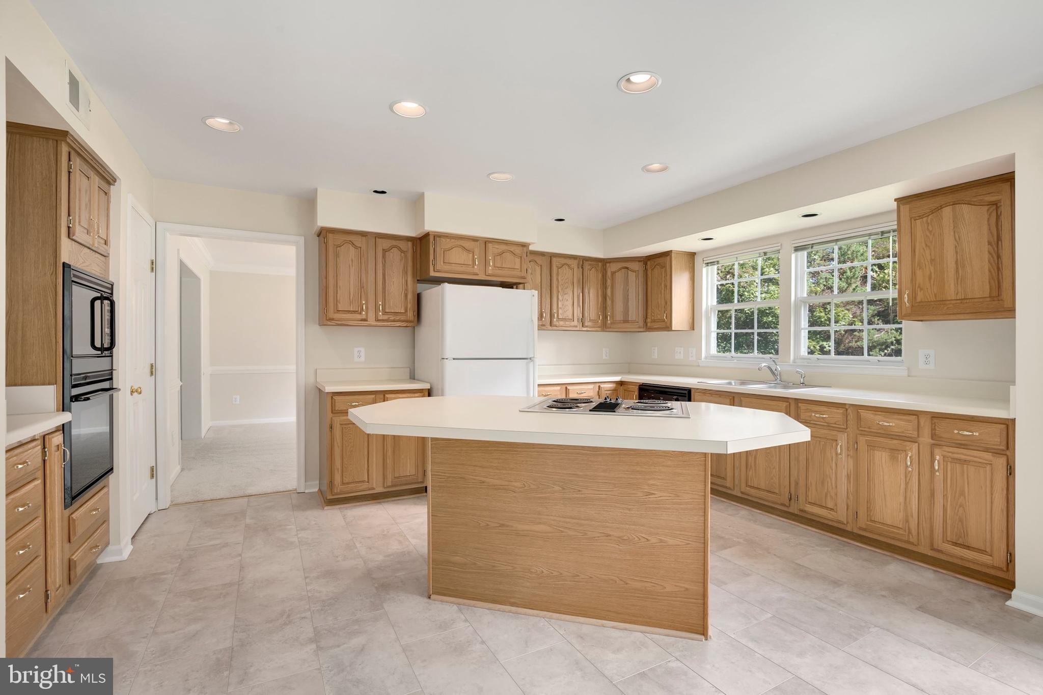 12806 Old Club Lane Reston, VA 20191 - Photo 12 of 34 Gallery Image 12