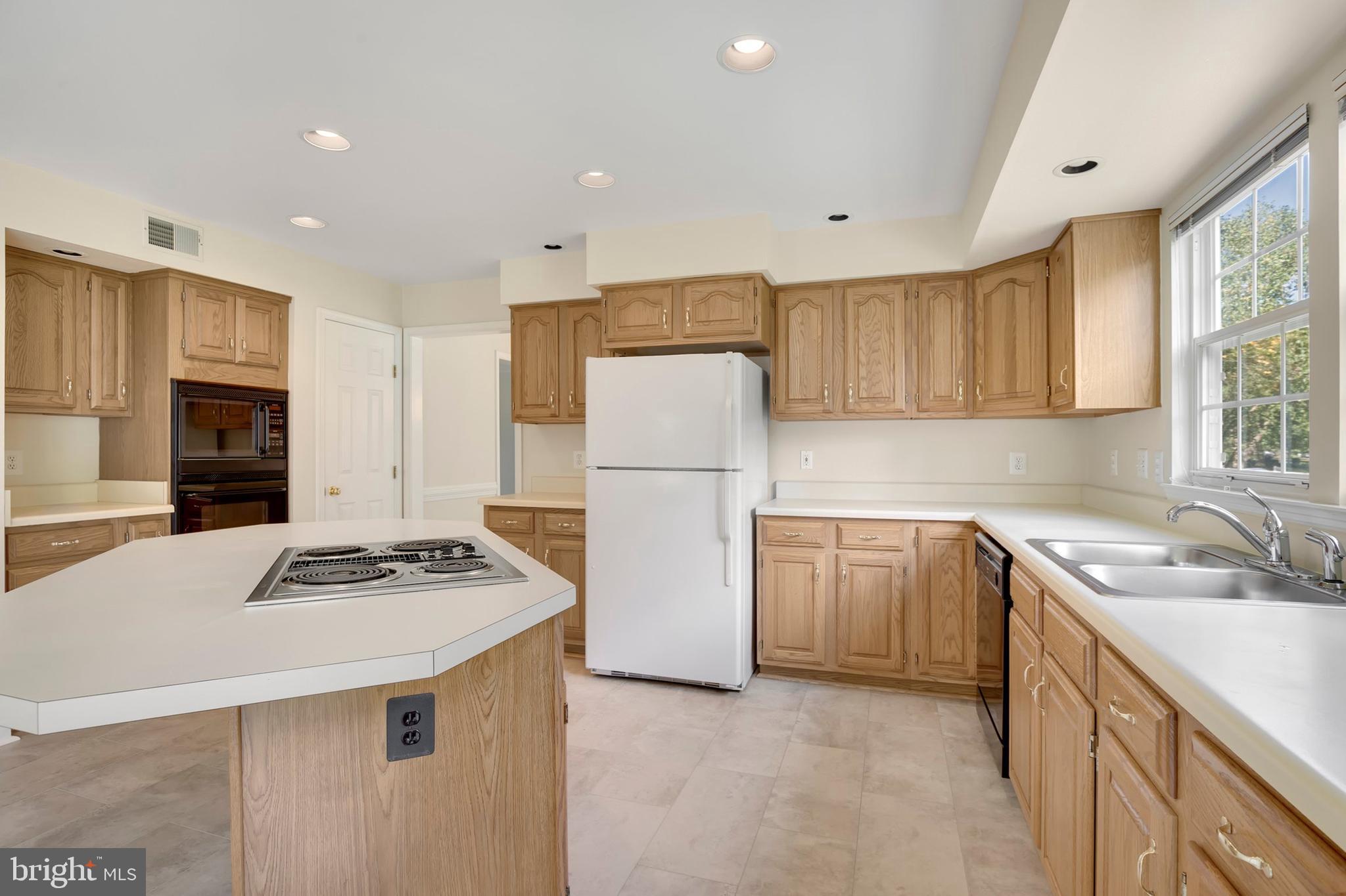 12806 Old Club Lane Reston, VA 20191 - Photo 13 of 34 Gallery Image 13
