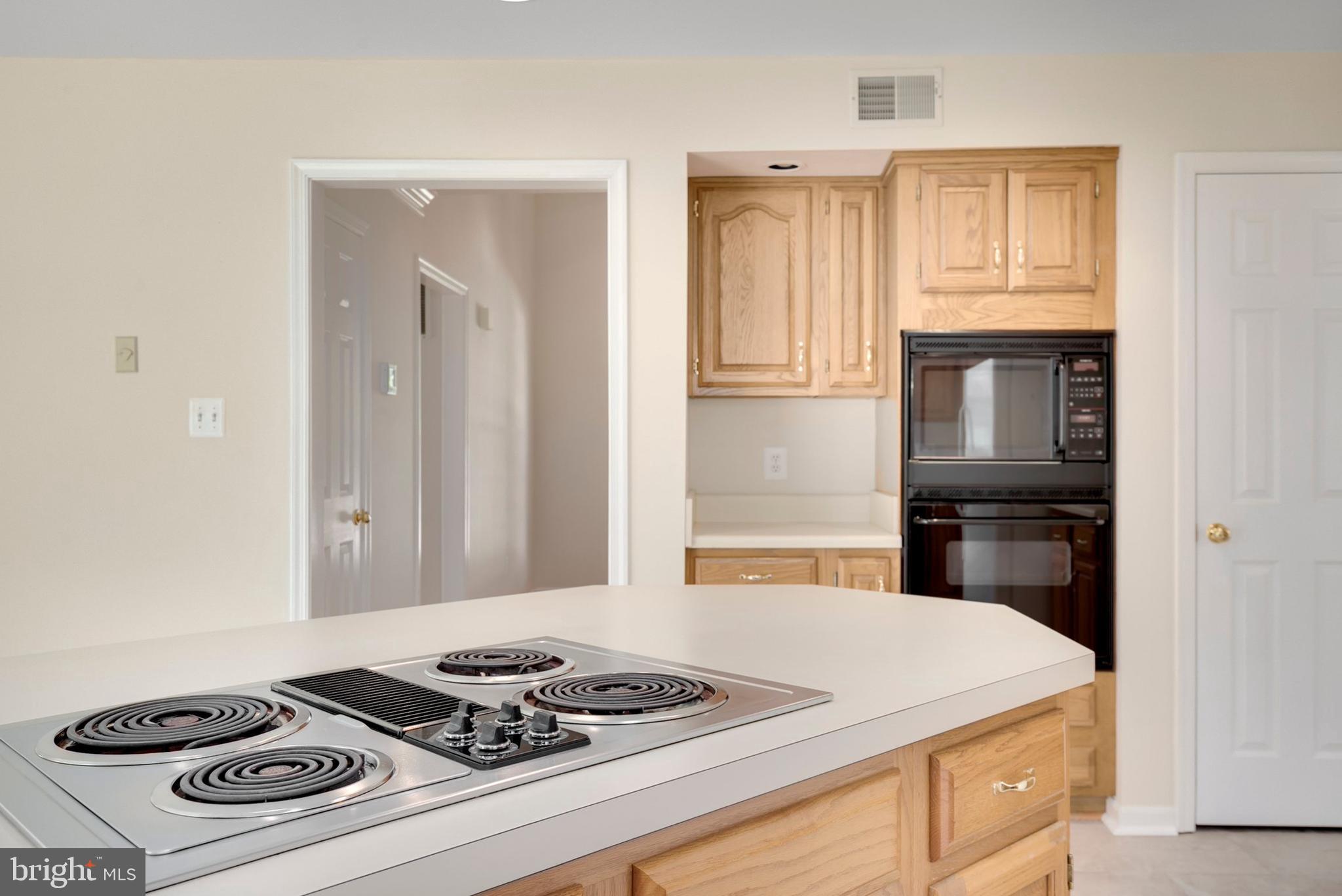 12806 Old Club Lane Reston, VA 20191 - Photo 14 of 34 Gallery Image 14