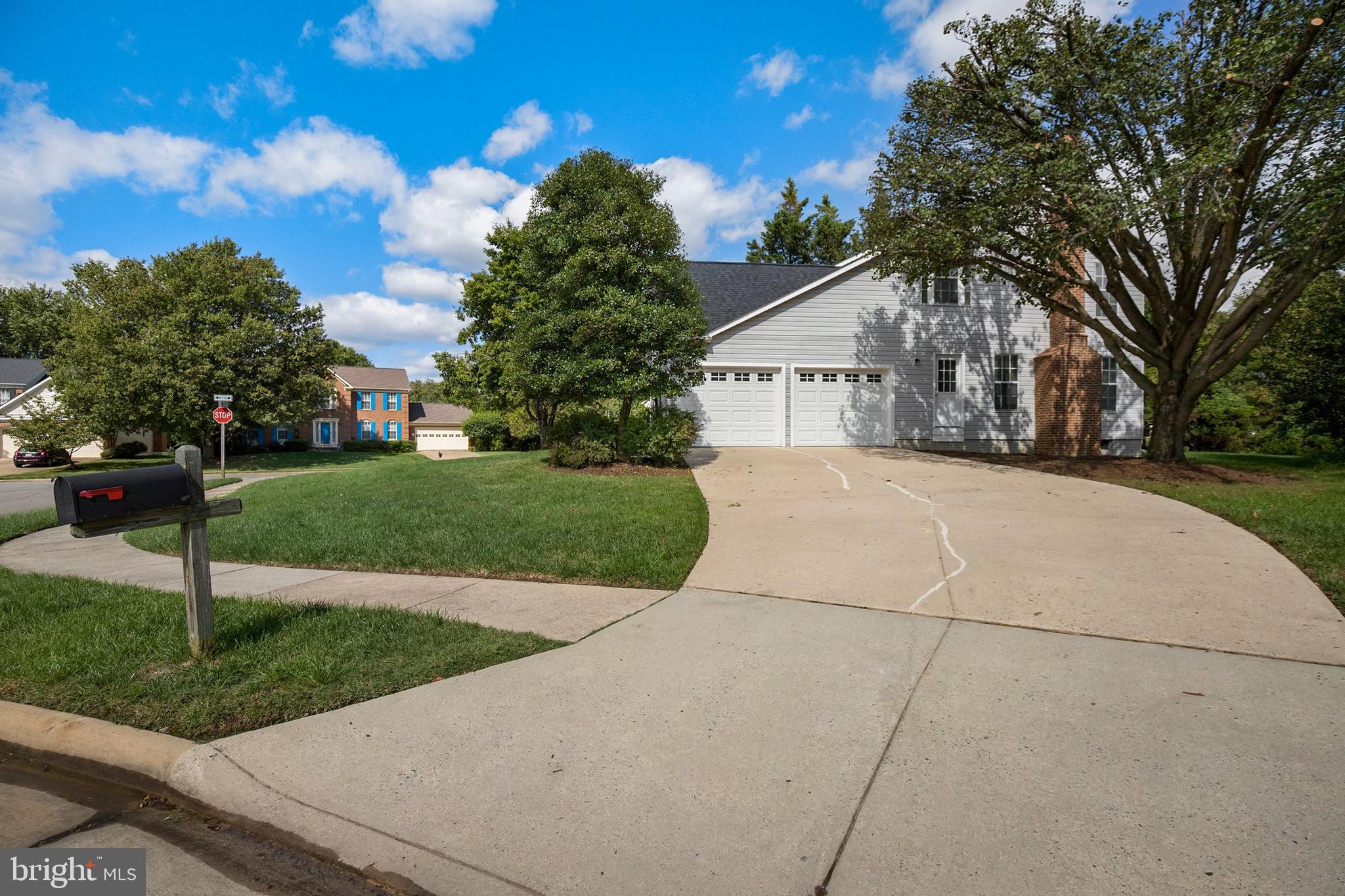 12806 Old Club Lane Reston, VA 20191 - Photo 3 of 34 Gallery Image 3