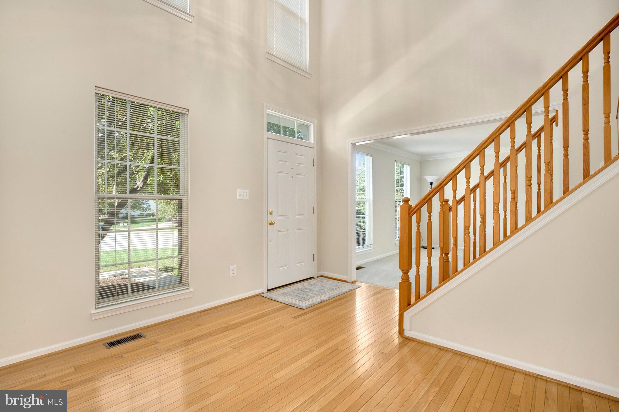 12806 Old Club Lane Reston, VA 20191 - Photo 4 of 34 Gallery Image 4