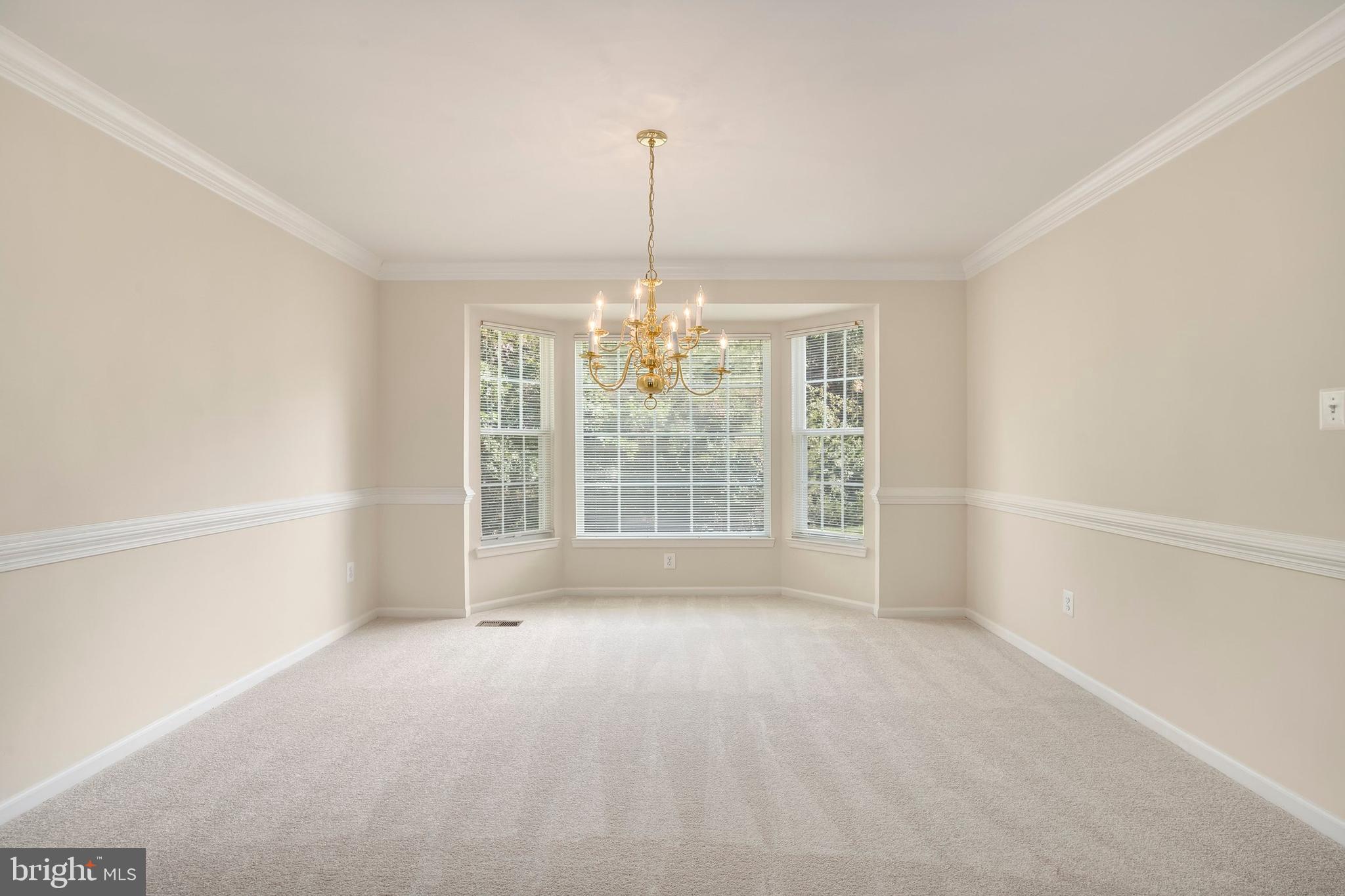 12806 Old Club Lane Reston, VA 20191 - Photo 8 of 34 Gallery Image 8