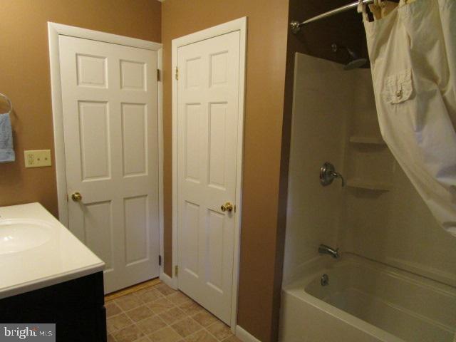 5690 Bull Road Dover, PA 17315 - Photo 7 of 30