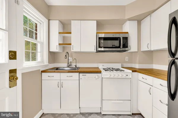 $289,000 | 1824 East-West Highway, Unit 1824, Silver Spring, MD 20910
