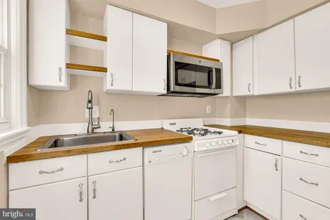 $289,000 | 1824 East-West Highway, Unit 1824, Silver Spring, MD 20910