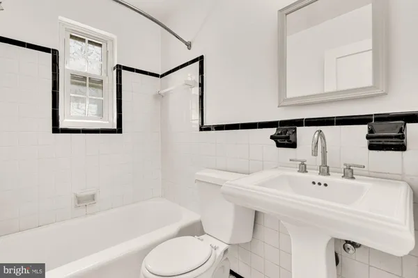 $289,000 | 1824 East-West Highway, Unit 1824, Silver Spring, MD 20910