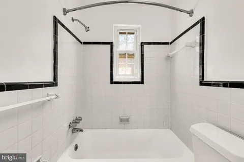 $289,000 | 1824 East-West Highway, Unit 1824, Silver Spring, MD 20910