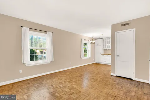 $289,000 | 1824 East-West Highway, Unit 1824, Silver Spring, MD 20910