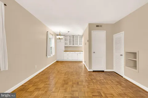 $289,000 | 1824 East-West Highway, Unit 1824, Silver Spring, MD 20910