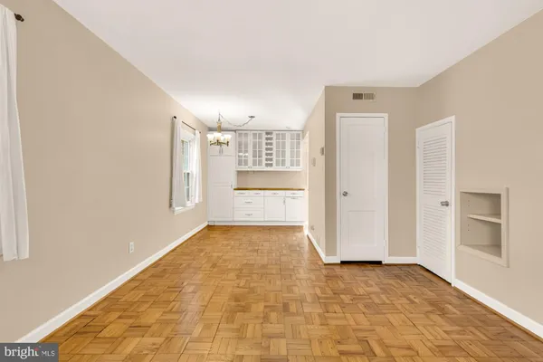 $289,000 | 1824 East-West Highway, Unit 1824, Silver Spring, MD 20910
