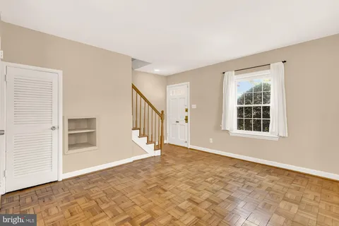 $289,000 | 1824 East-West Highway, Unit 1824, Silver Spring, MD 20910