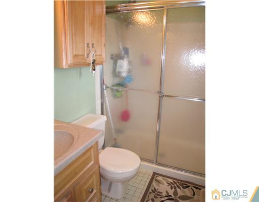 43 Harkins Road Milltown, NJ 08850 - Photo 12 of 25 Gallery Image 12