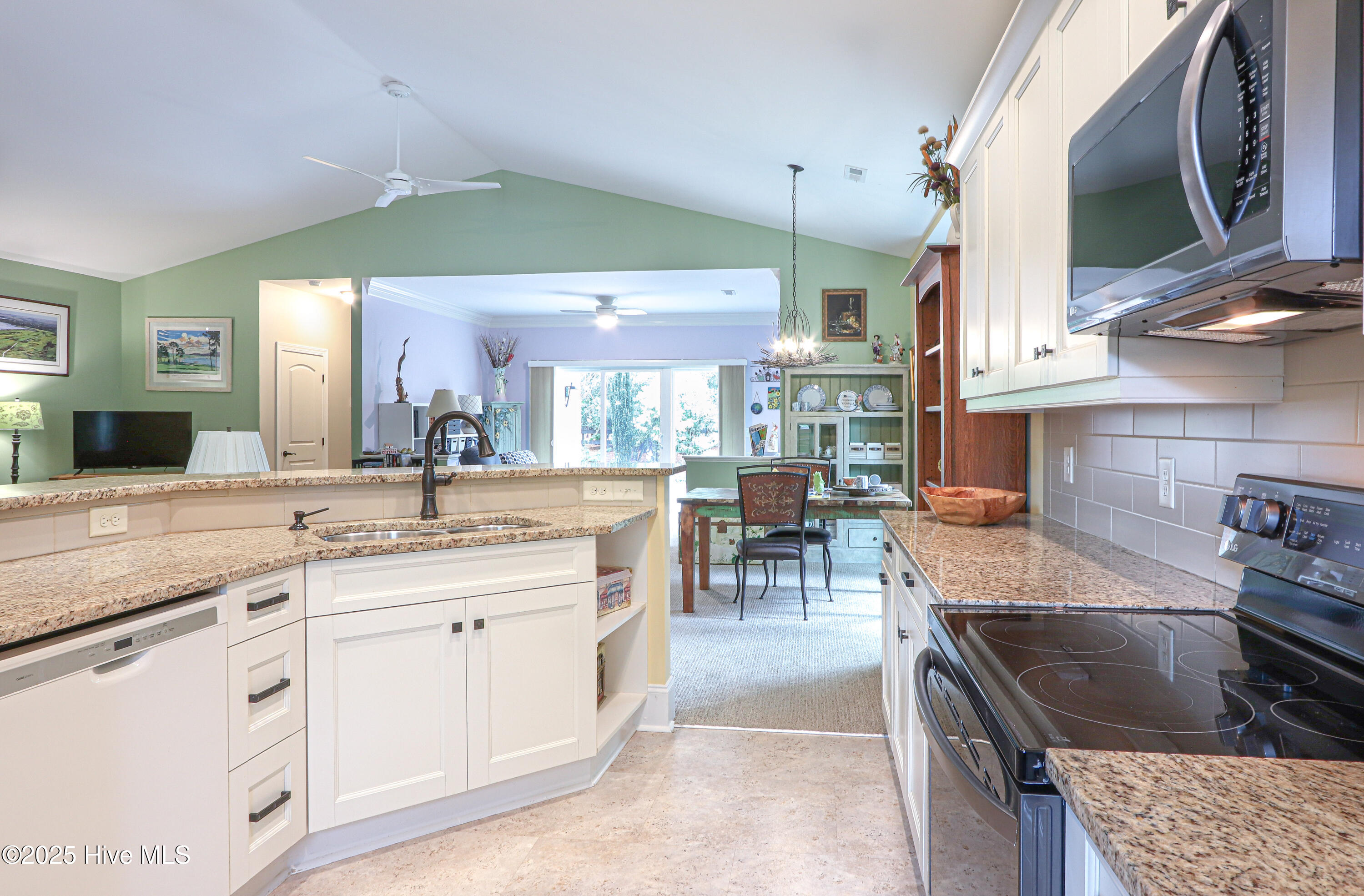 280 Robin Lane Pinehurst, NC 28374 - Photo 8 of 39 IMG_7299