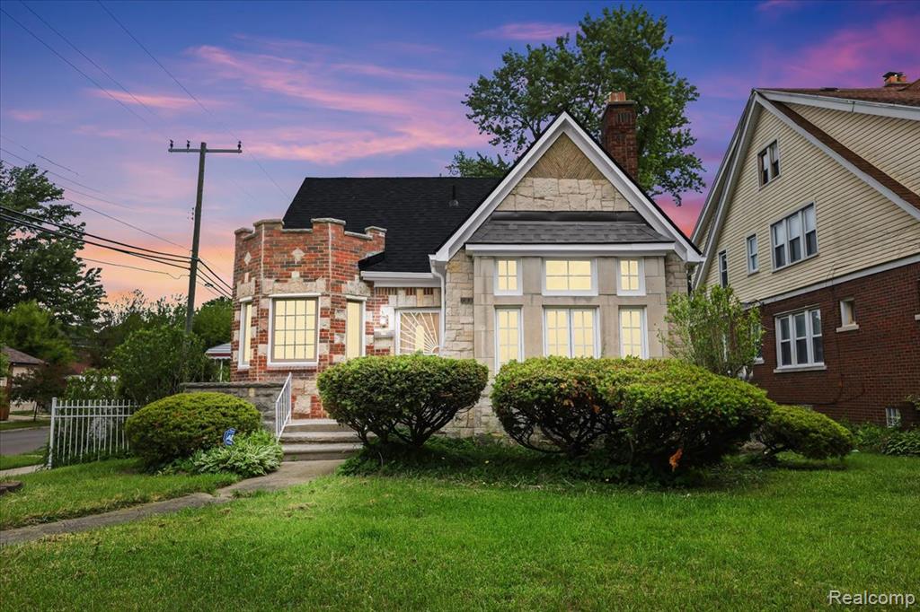 294 Riverside Drive Detroit, MI 48215 - Photo 1 of 36 Gallery Image 1