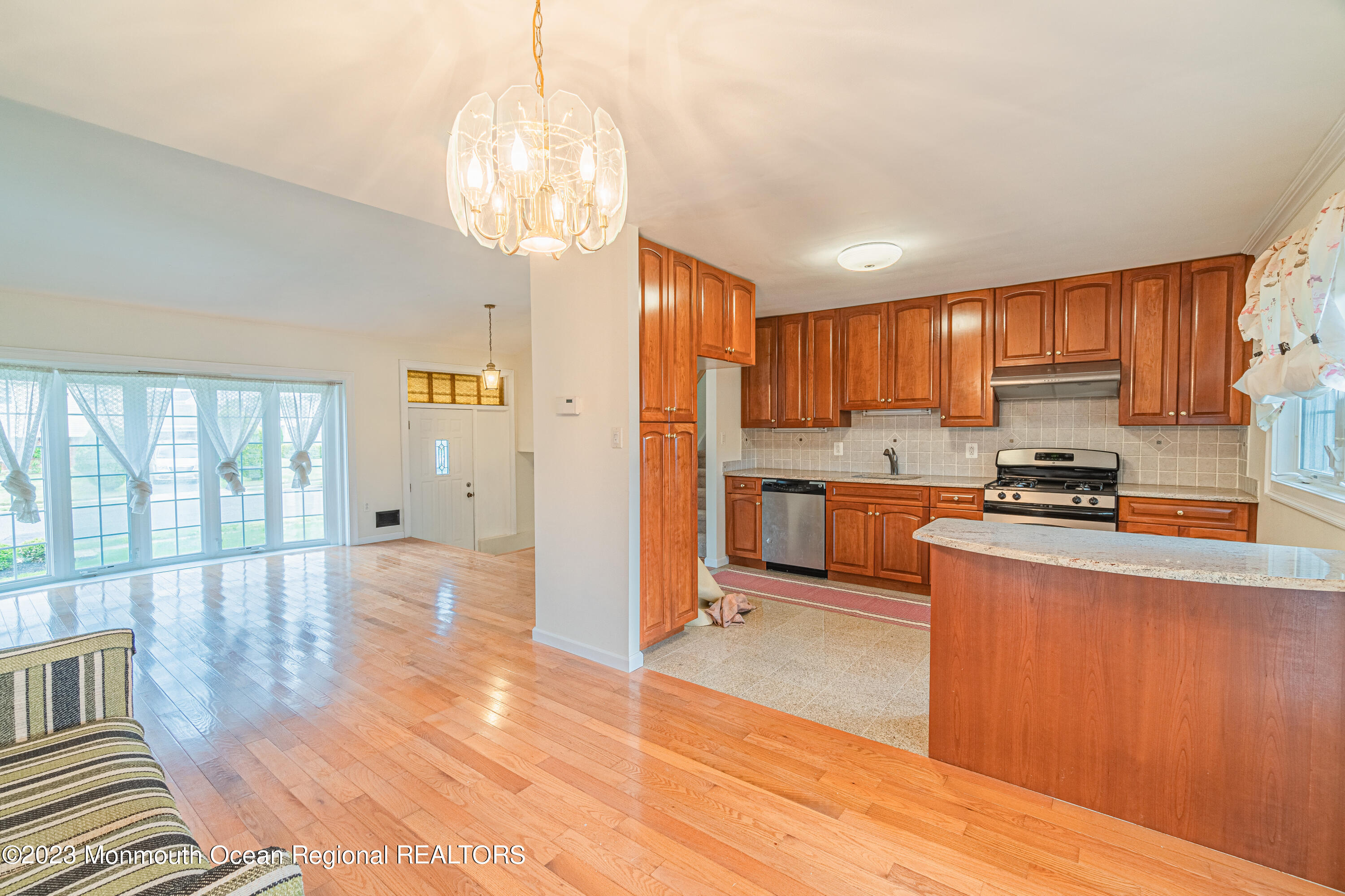 10 Ovington Drive Hamilton, NJ 08620 - Photo 20 of 32 10 Ovington Photos-13