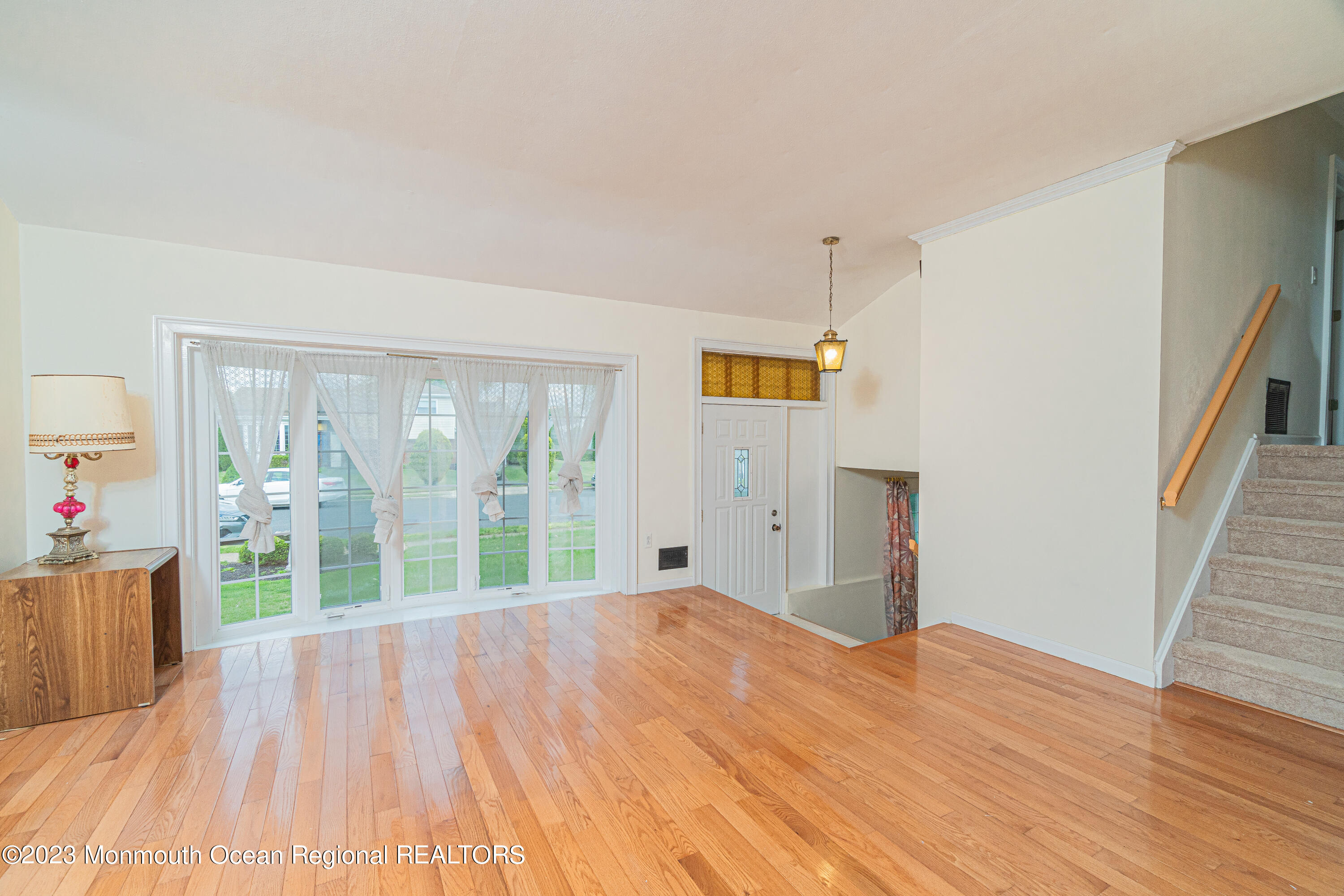 10 Ovington Drive Hamilton, NJ 08620 - Photo 21 of 32 10 Ovington Photos-12