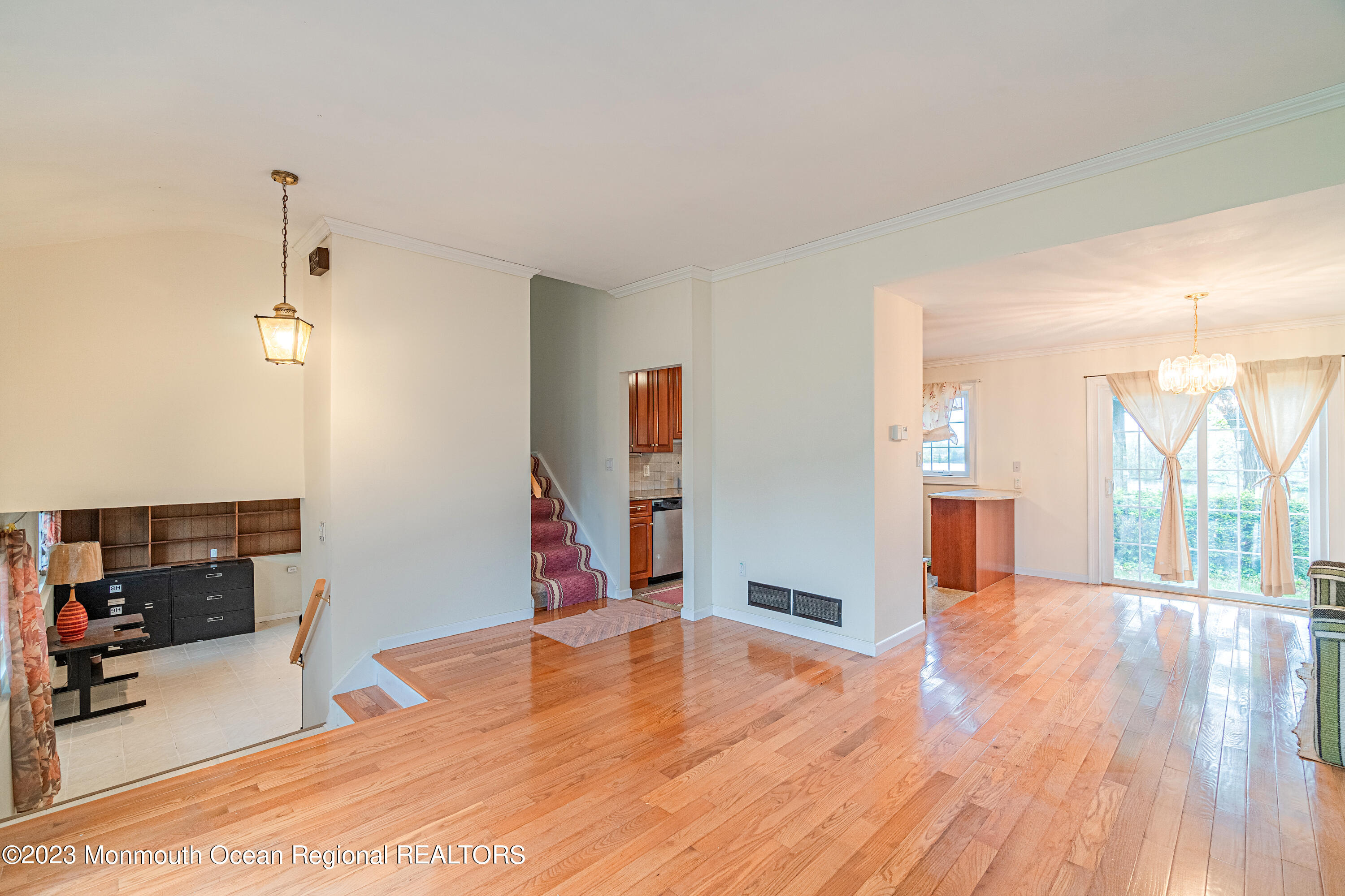 10 Ovington Drive Hamilton, NJ 08620 - Photo 24 of 32 10 Ovington Photos-09