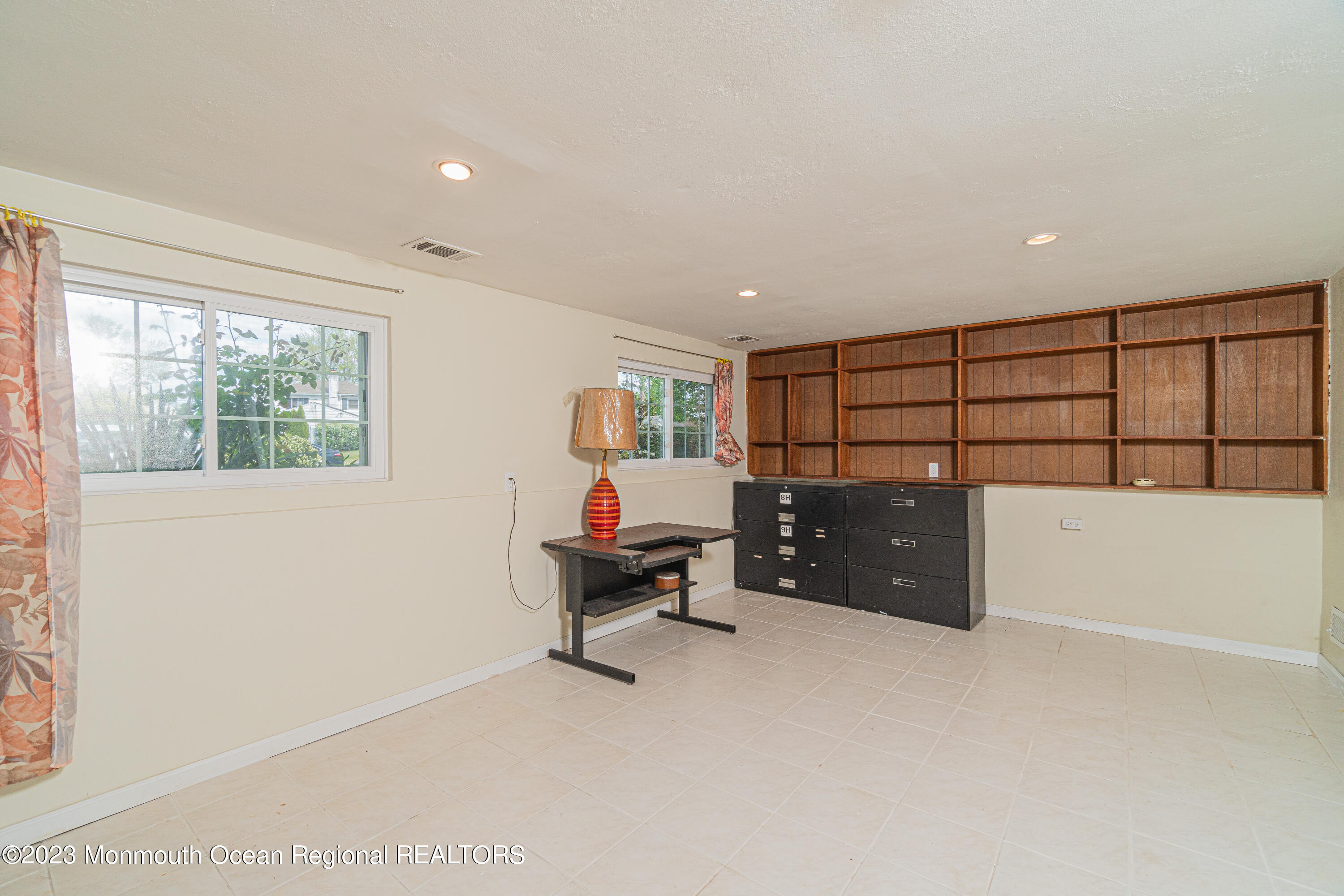 10 Ovington Drive Hamilton, NJ 08620 - Photo 28 of 32 10 Ovington Photos-03