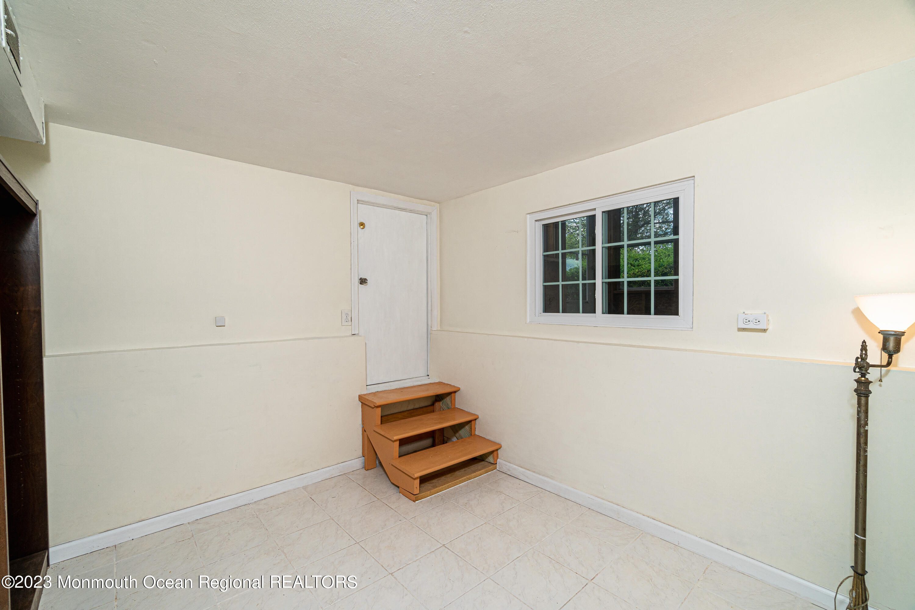 10 Ovington Drive Hamilton, NJ 08620 - Photo 29 of 32 10 Ovington Photos-04