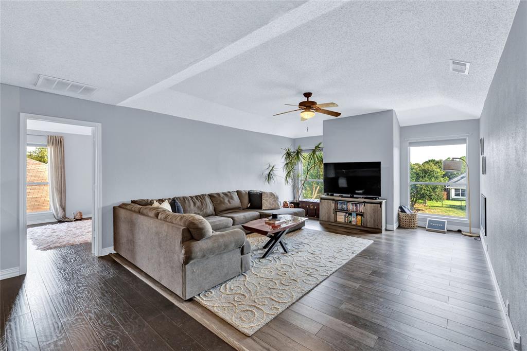 2409 Loon Lake Road Denton, TX 76210 - Photo 15 of 30 Versatile upstairs space, perfect for recreation, family time, or a second living area.