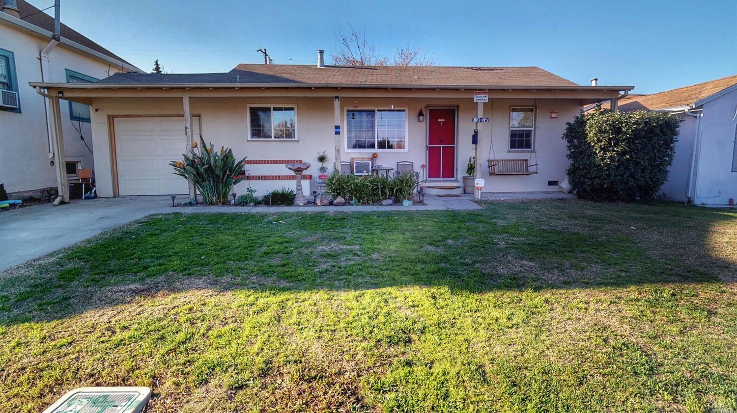 100 North 5th Street Rio Vista, CA 94571 - Photo 1 of 1 a view of a yard in front of house