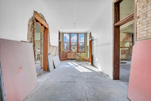 $315,000 | 325 West South 3rd Street, De Land, IL 61839