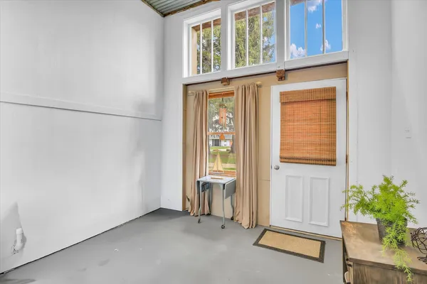 $315,000 | 325 West South 3rd Street, De Land, IL 61839