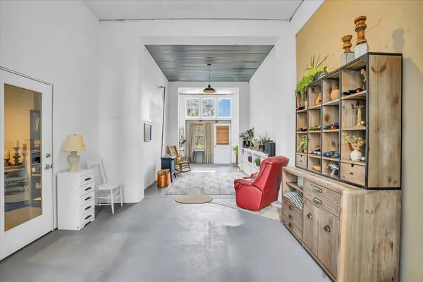 $315,000 | 325 West South 3rd Street, De Land, IL 61839