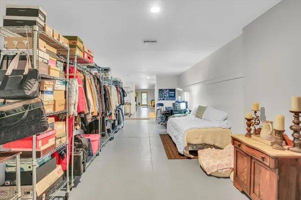 $315,000 | 325 West South 3rd Street, De Land, IL 61839