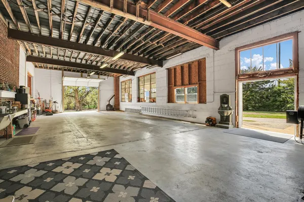 $315,000 | 325 West South 3rd Street, De Land, IL 61839